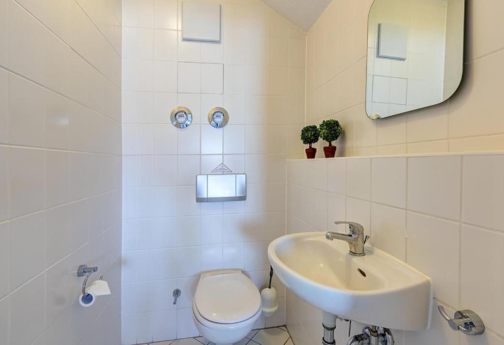 Grosse Schoene 3 Zimmer Ferienwohnung - 100 Qm - In Strandnaehe Fuer 6 Personen!! Ostseebad Heringsdorf Exterior foto