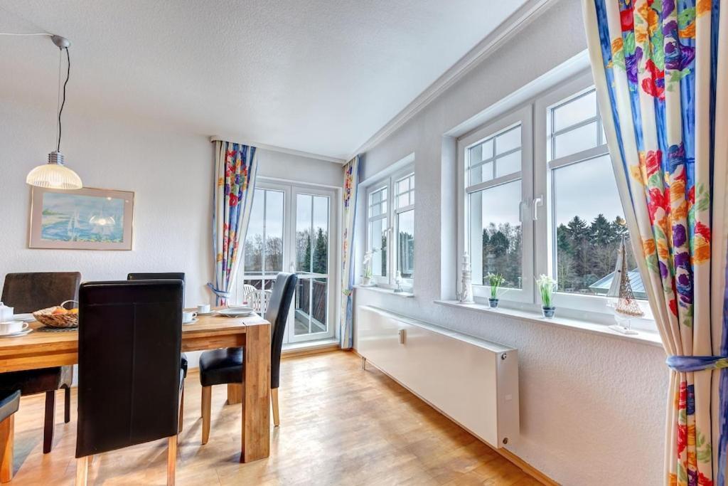 Grosse Schoene 3 Zimmer Ferienwohnung - 100 Qm - In Strandnaehe Fuer 6 Personen!! Ostseebad Heringsdorf Exterior foto