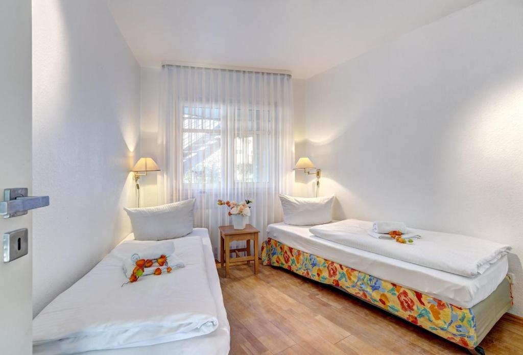 Grosse Schoene 3 Zimmer Ferienwohnung - 100 Qm - In Strandnaehe Fuer 6 Personen!! Ostseebad Heringsdorf Exterior foto